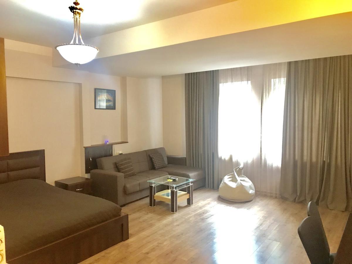 Apartamento Solo Lucky Tiflis Exterior foto